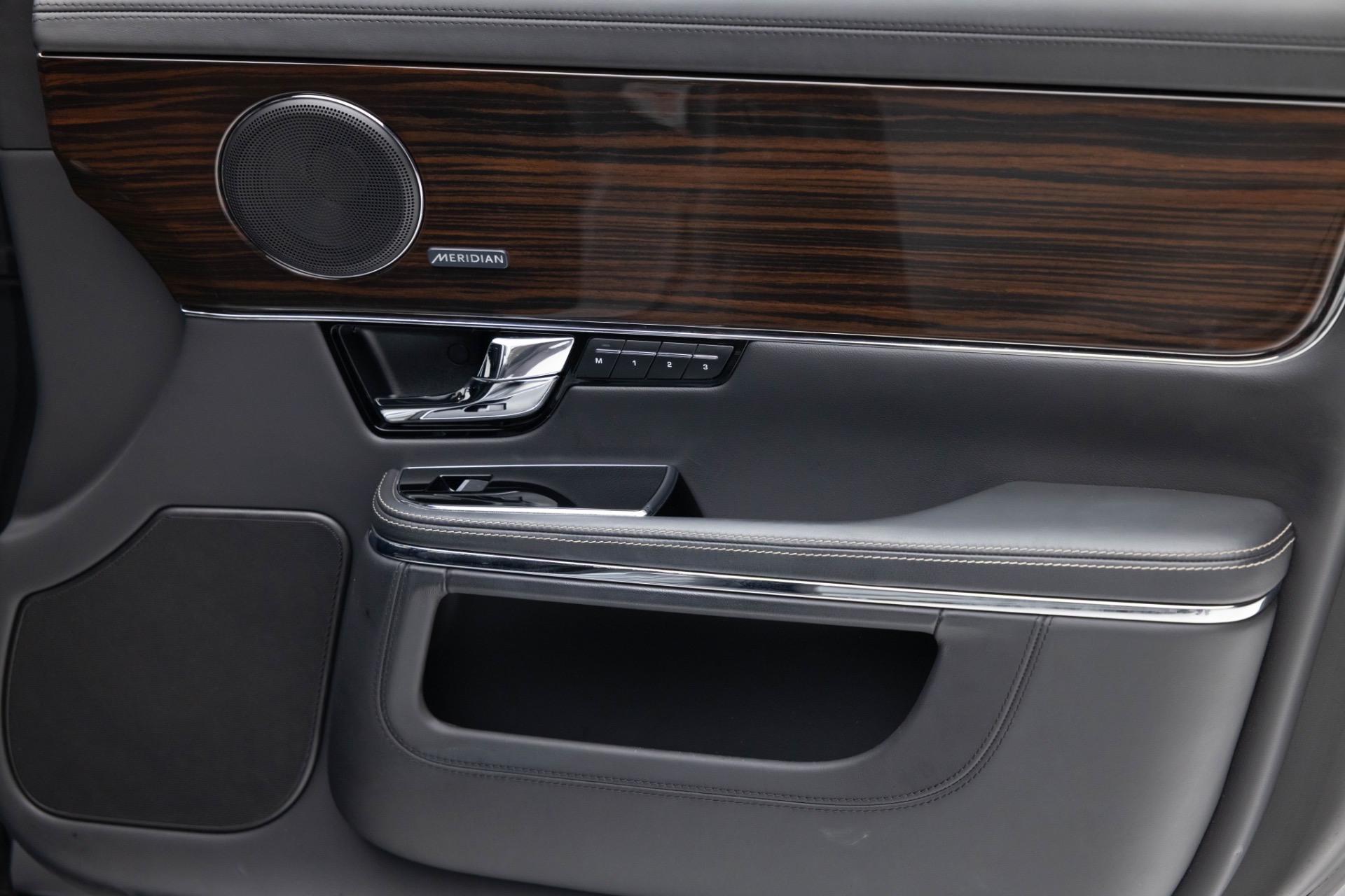 2013 Jaguar XJ XJL Portfolio photo 59
