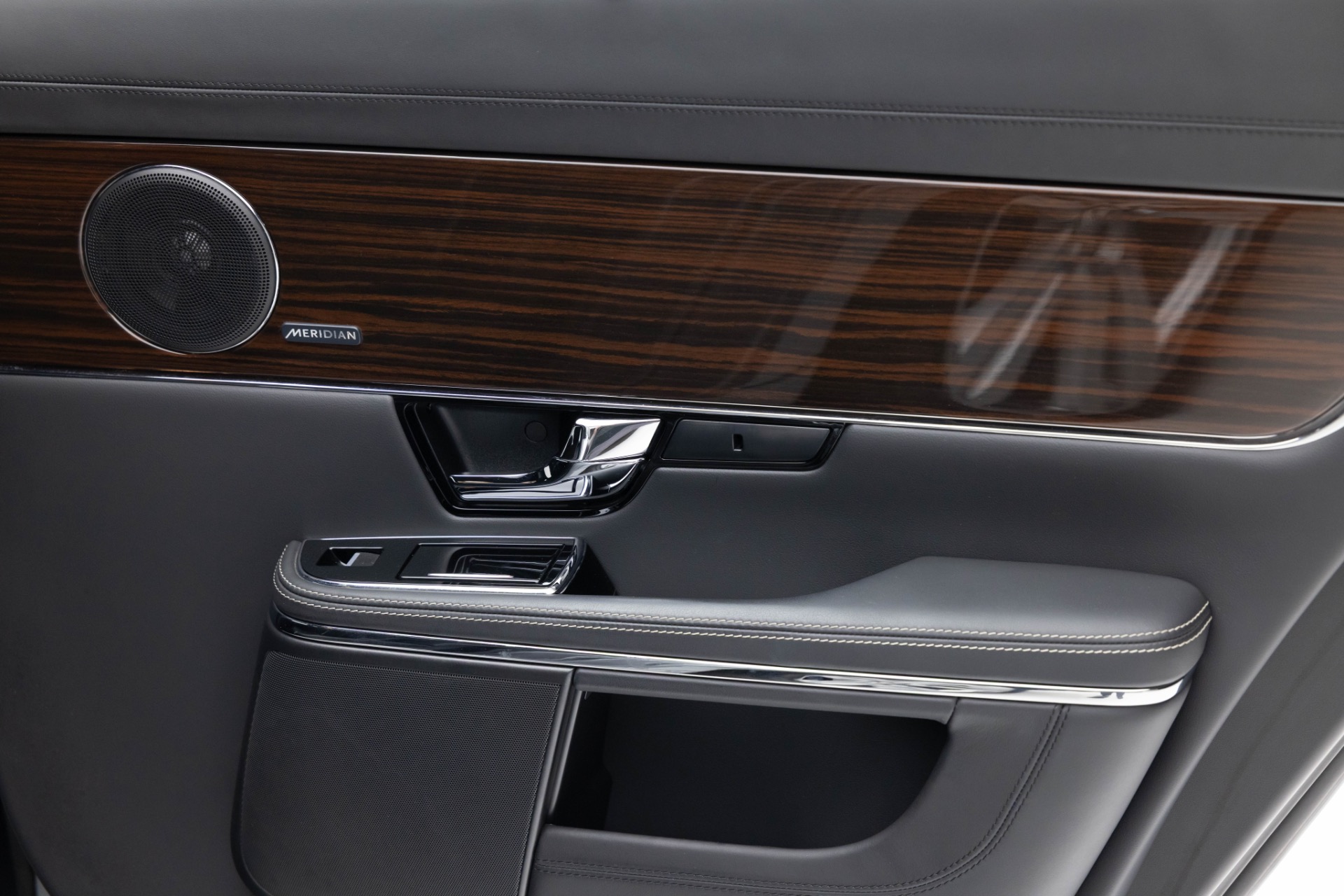 2013 Jaguar XJ XJL Portfolio photo 61