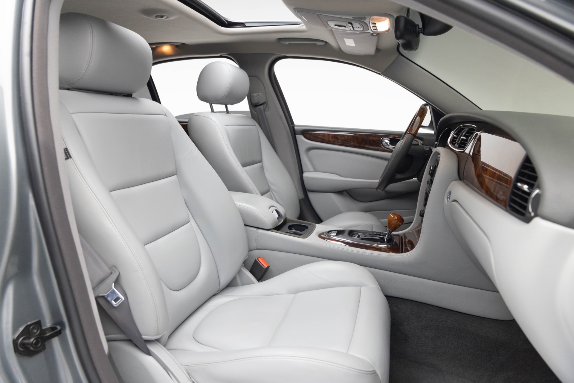 2004 Jaguar XJ Base photo 4