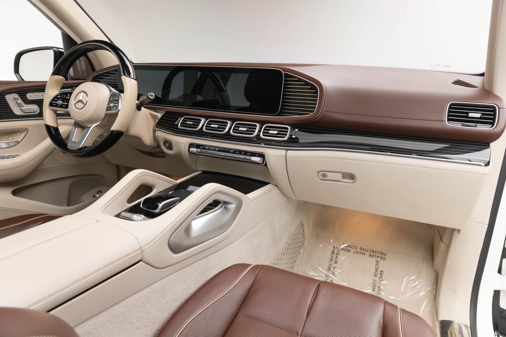2021 Mercedes Benz GLS Maybach 600 4MATIC photo 2