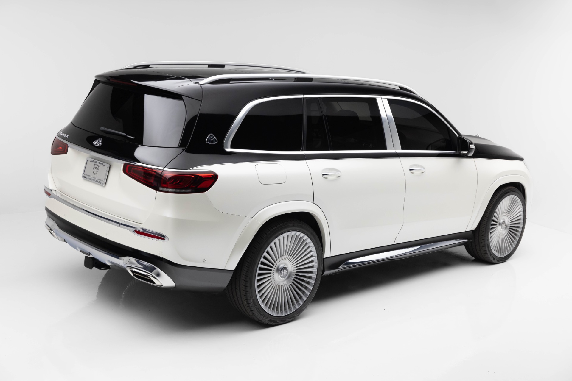 2021 Mercedes Benz GLS Maybach 600 4MATIC photo 3