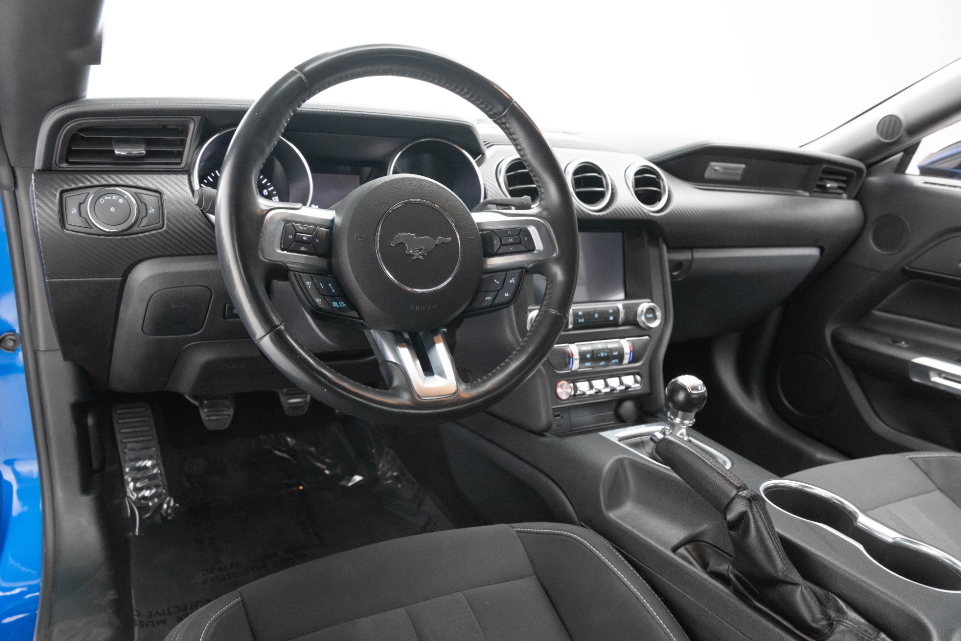 2021 Ford Mustang EcoBoost photo 3