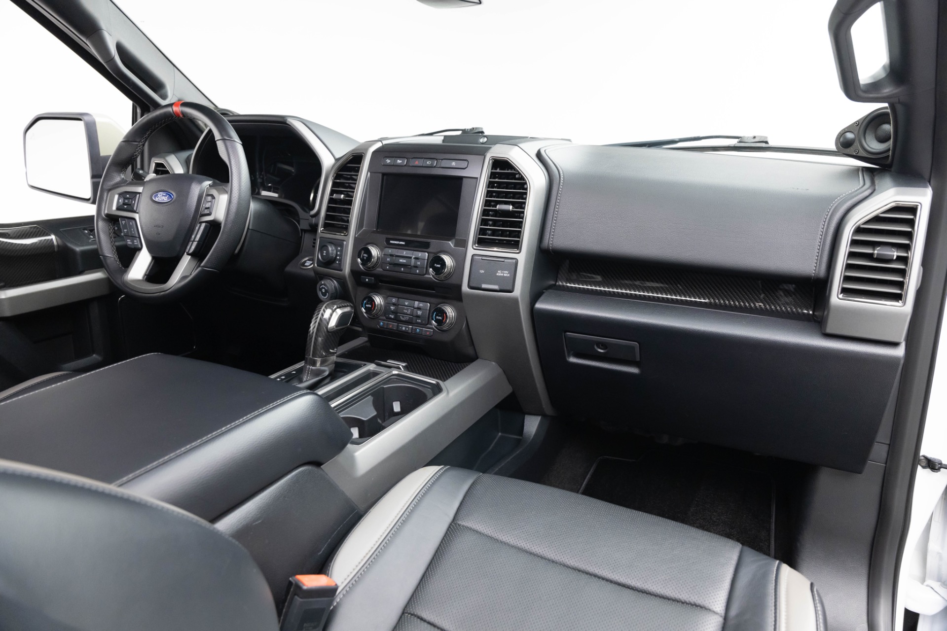 2018 Ford F-150 Raptor photo 2