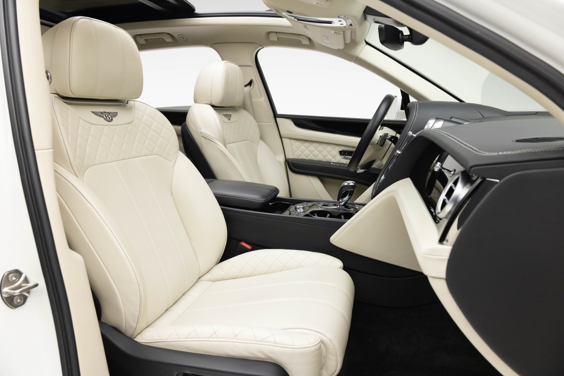 2018 Bentley Bentayga W12 photo 3