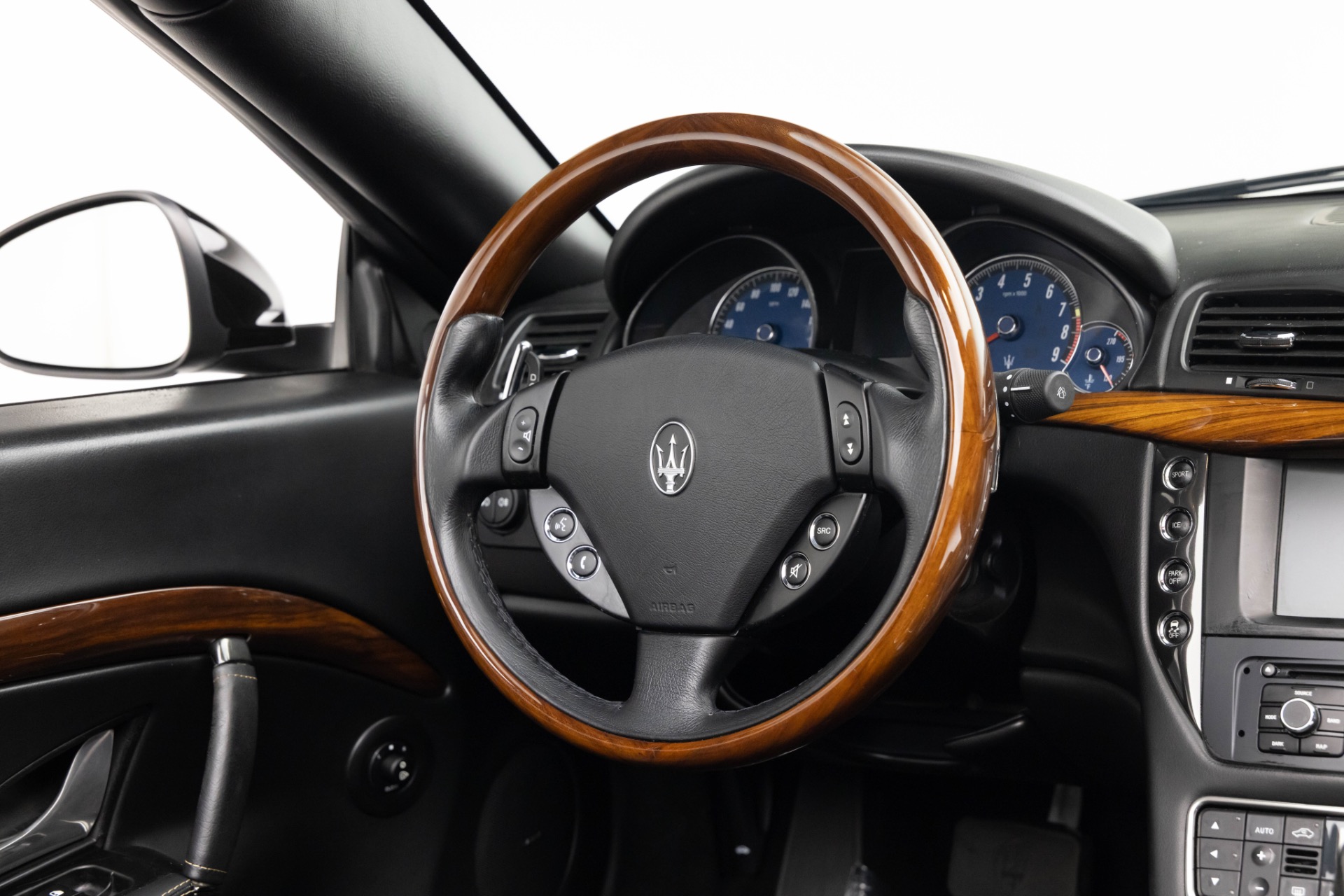 2013 Maserati Granturismo Sport photo 7