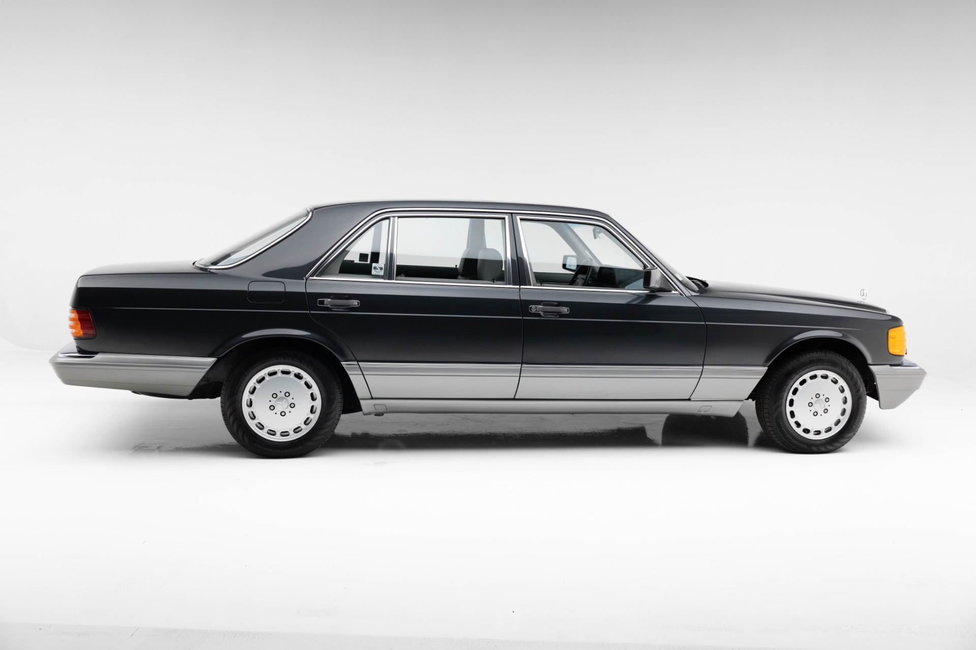 1986 Mercedes Benz 420 photo 10
