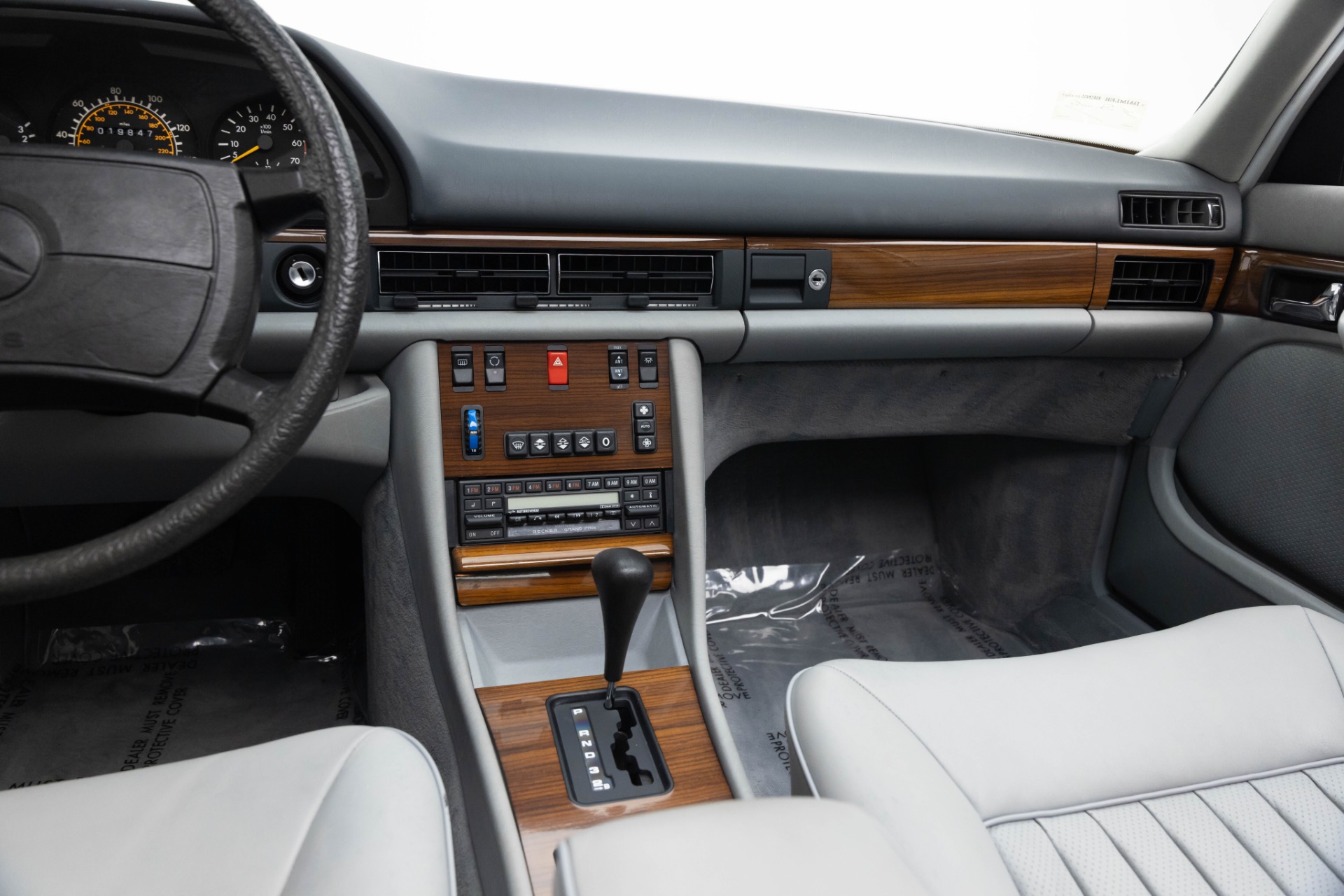 1986 Mercedes Benz 420 photo 12