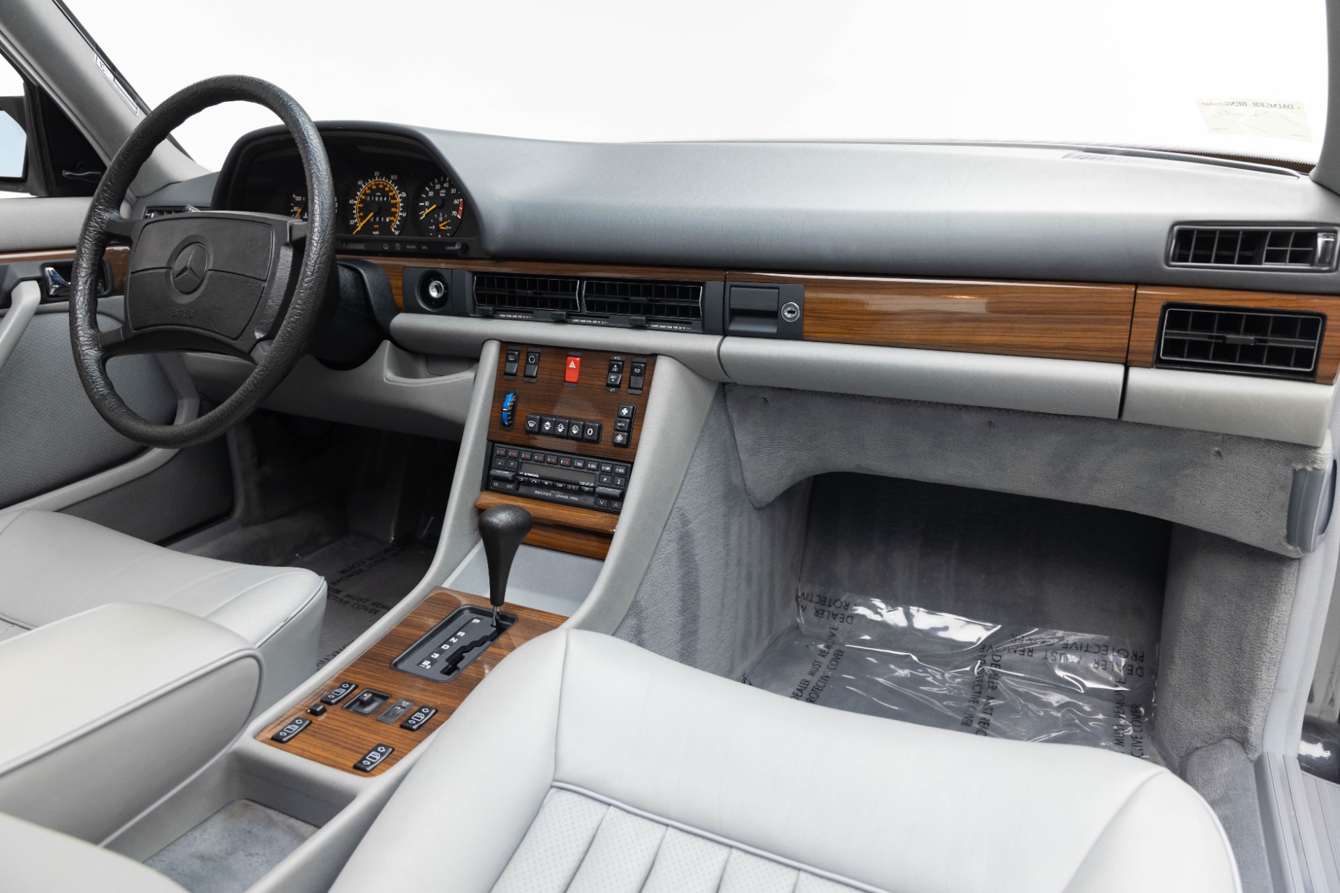 1986 Mercedes Benz 420 photo 2
