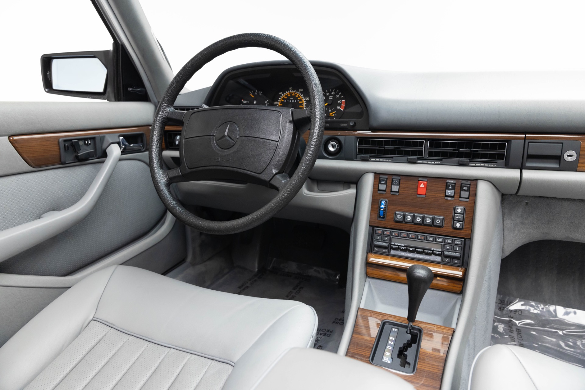 1986 Mercedes Benz 420 photo 18