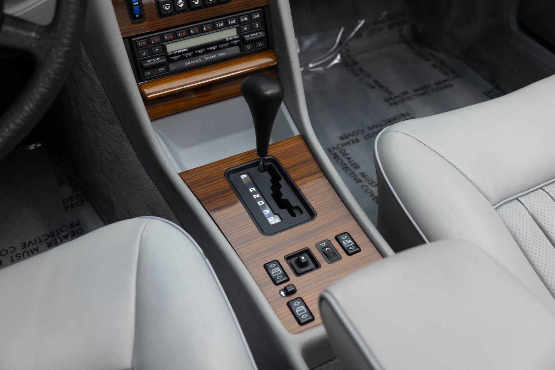 1986 Mercedes Benz 420 photo 20
