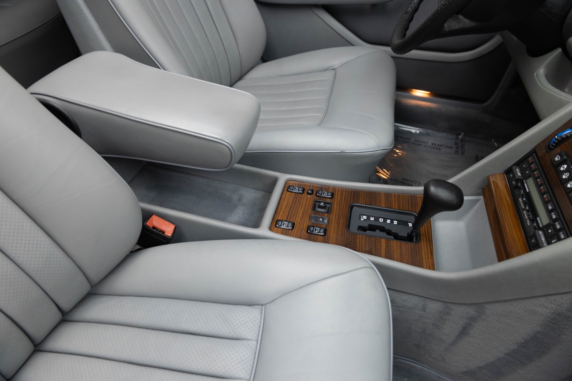 1986 Mercedes Benz 420 photo 22