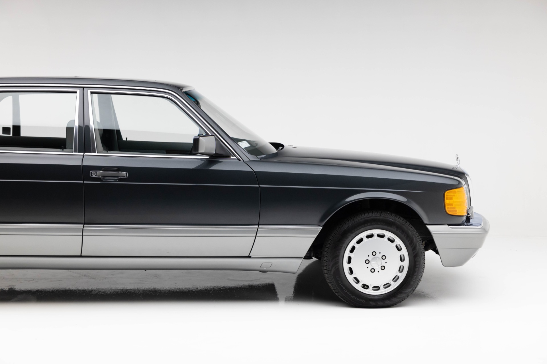 1986 Mercedes Benz 420 photo 25