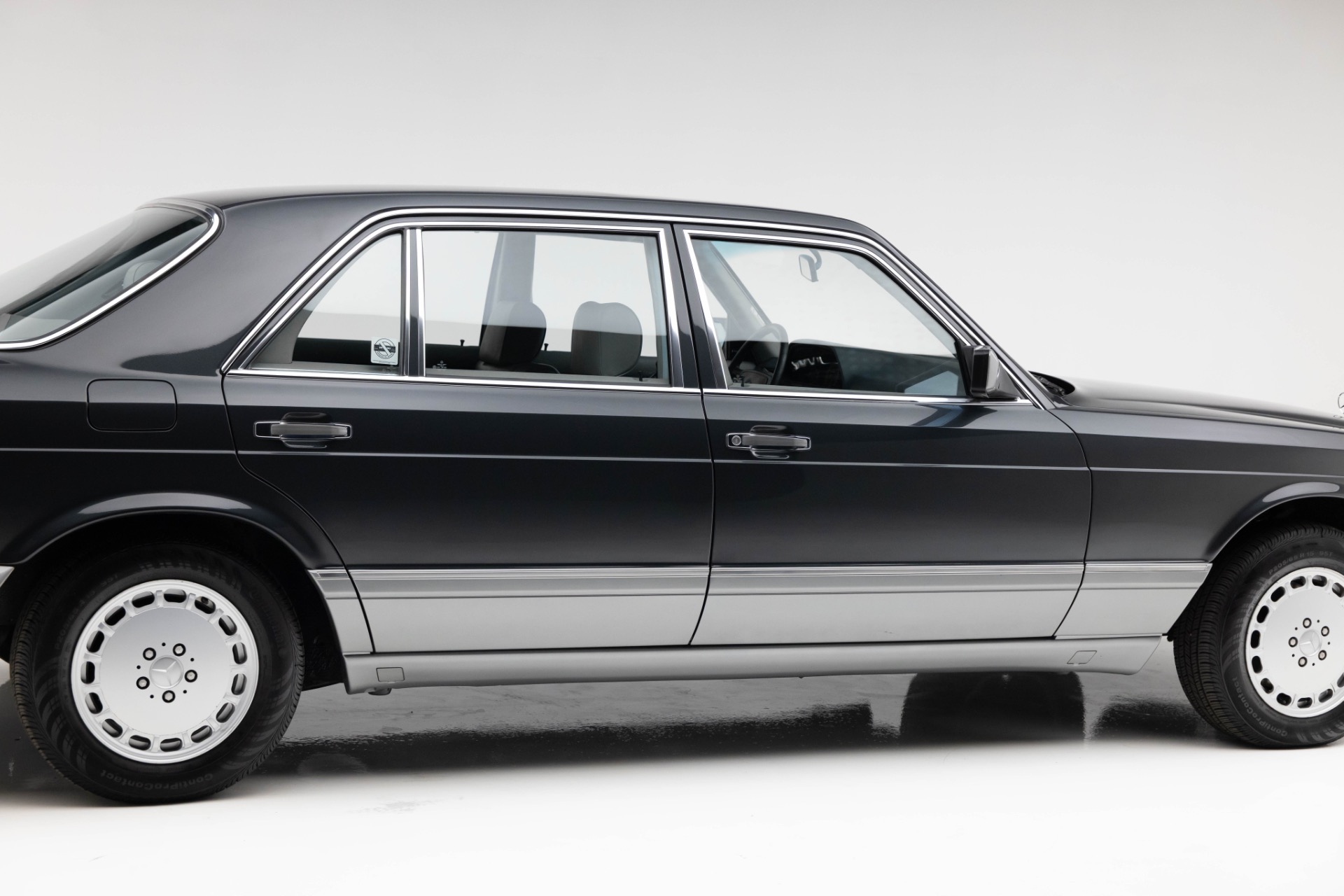 1986 Mercedes Benz 420 photo 37