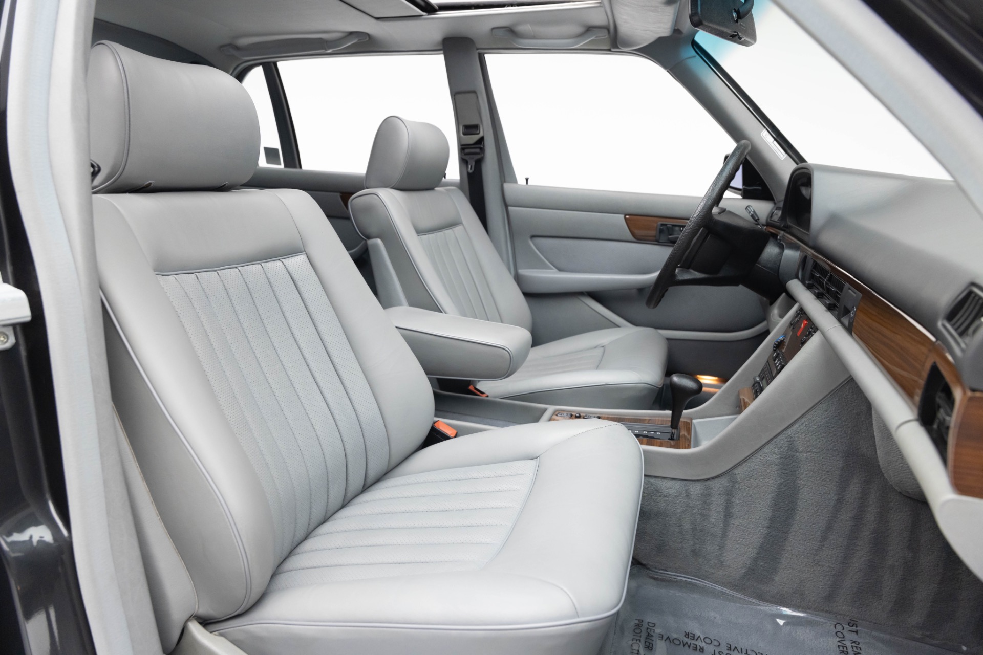1986 Mercedes Benz 420 photo 4
