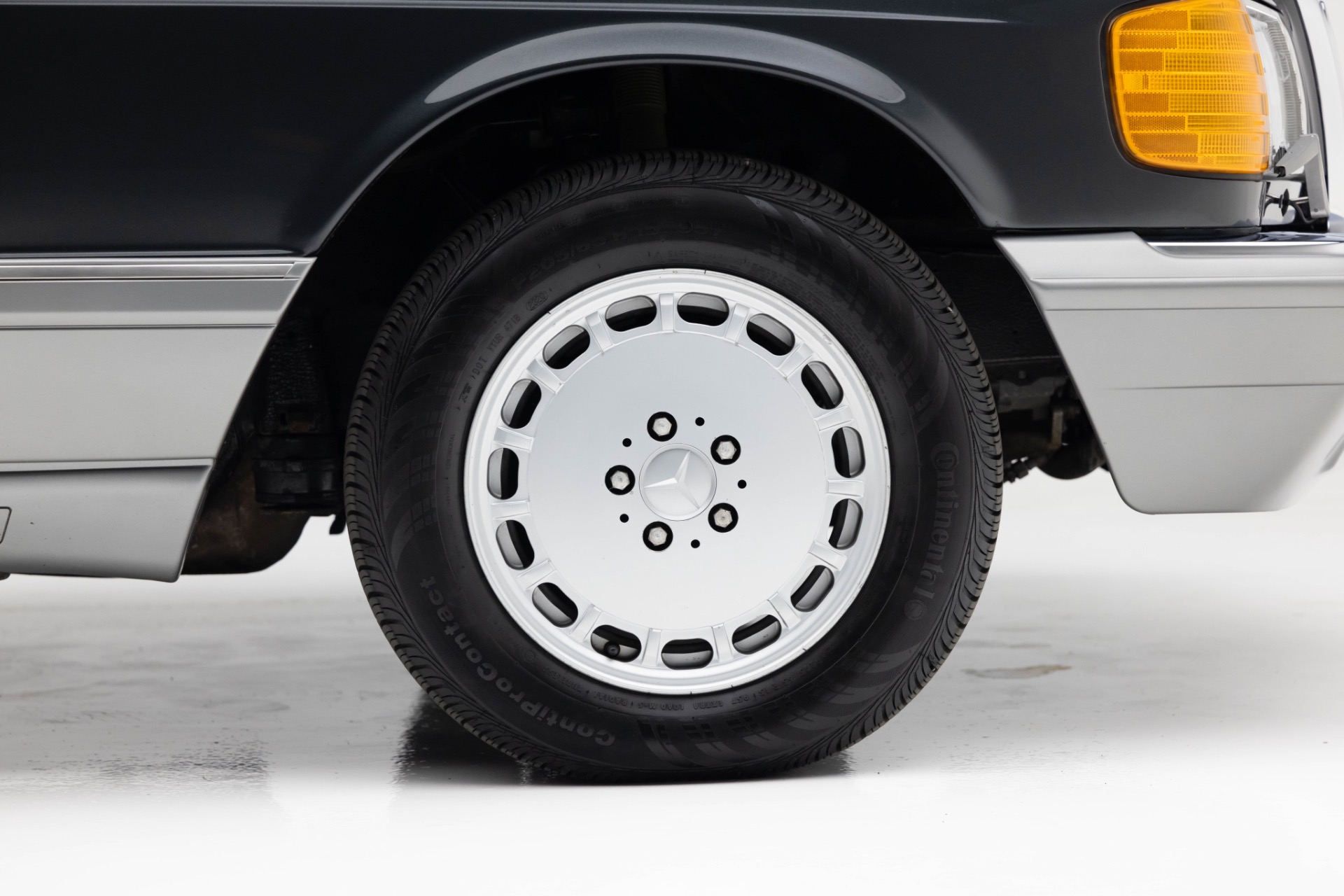 1986 Mercedes Benz 420 photo 39