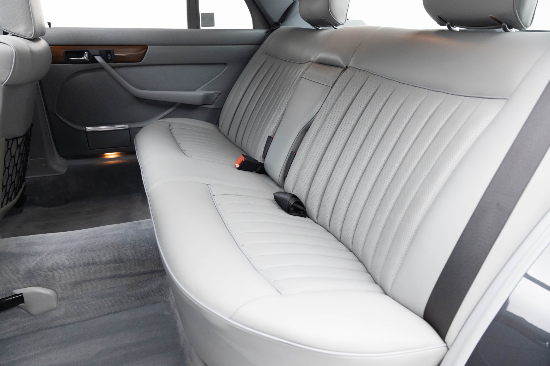 1986 Mercedes Benz 420 photo 42