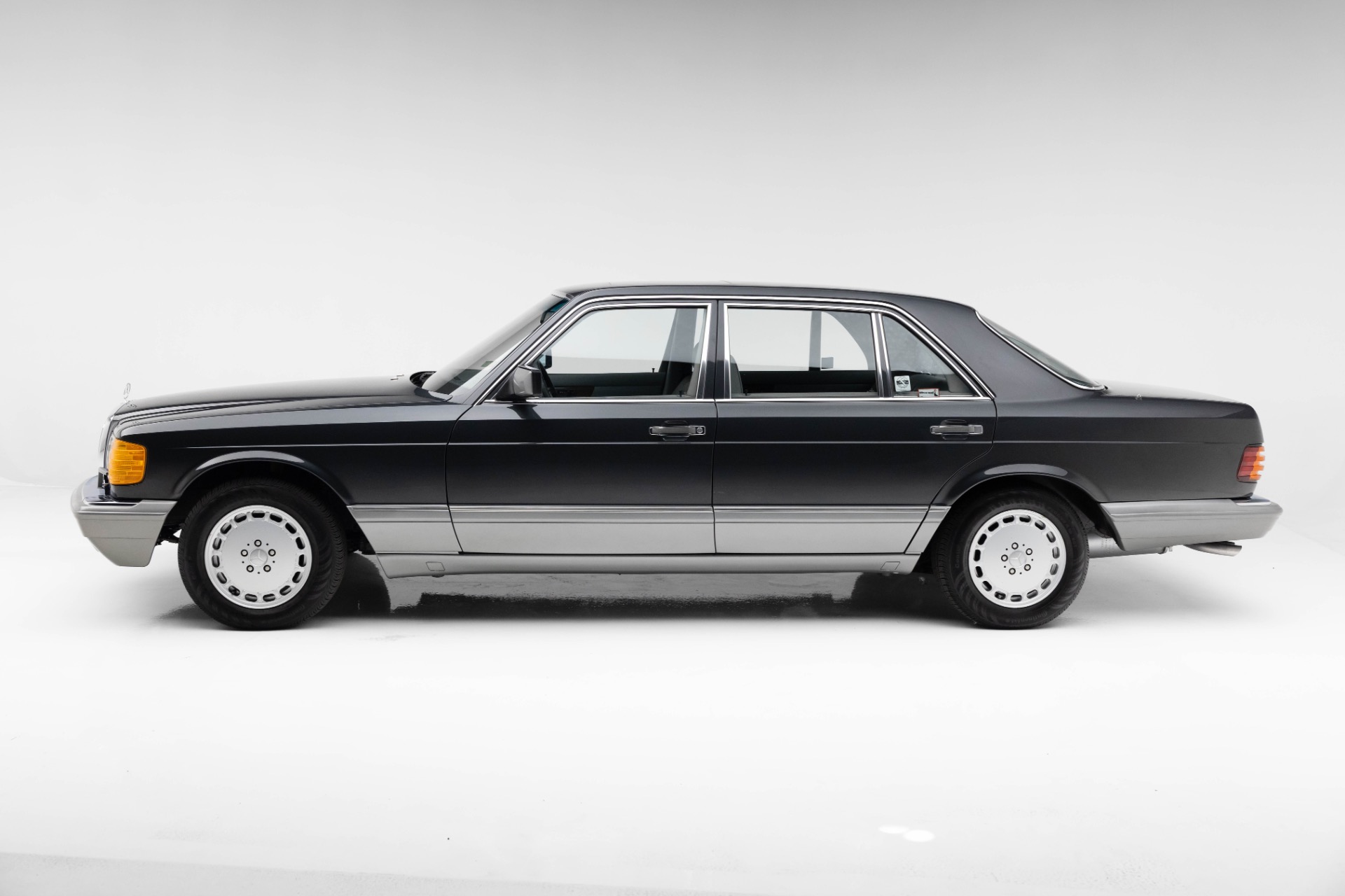 1986 Mercedes Benz 420 photo 9