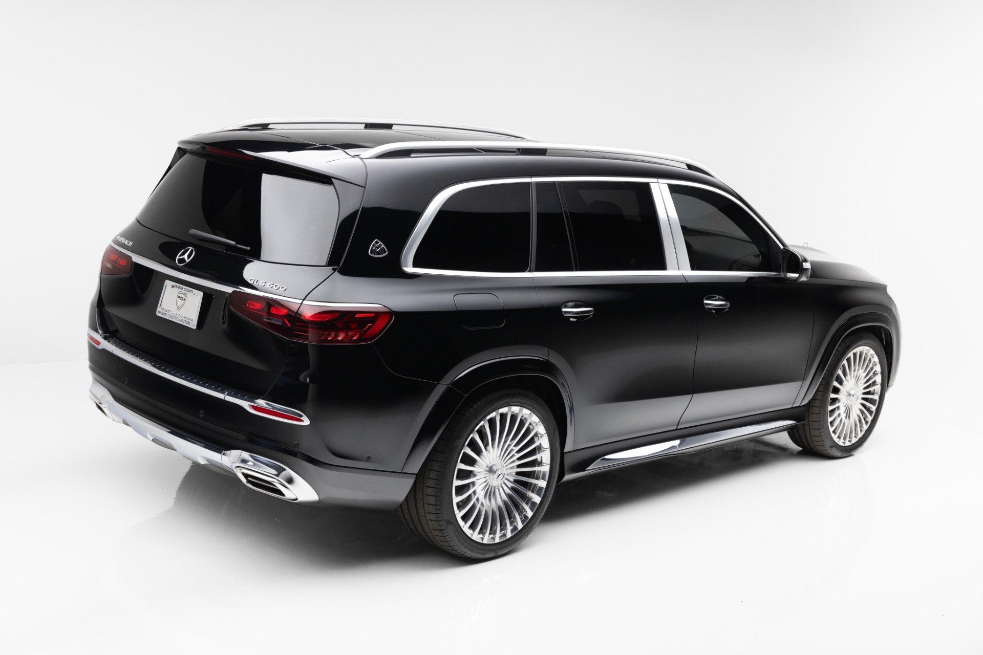 2024 Mercedes Benz GLS Maybach 600 4MATIC photo 3