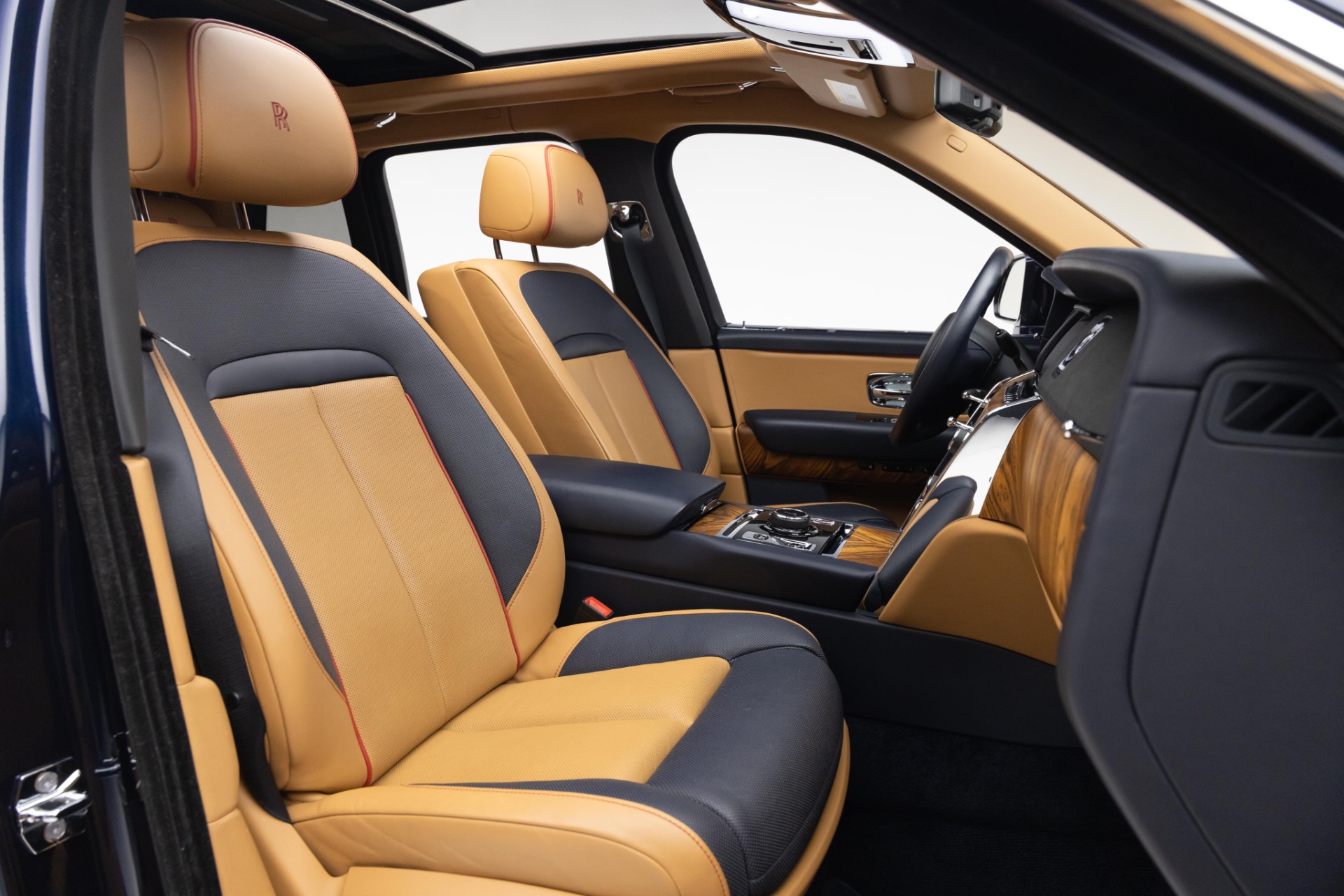 2019 Rolls Royce Cullinan RR31 photo 3