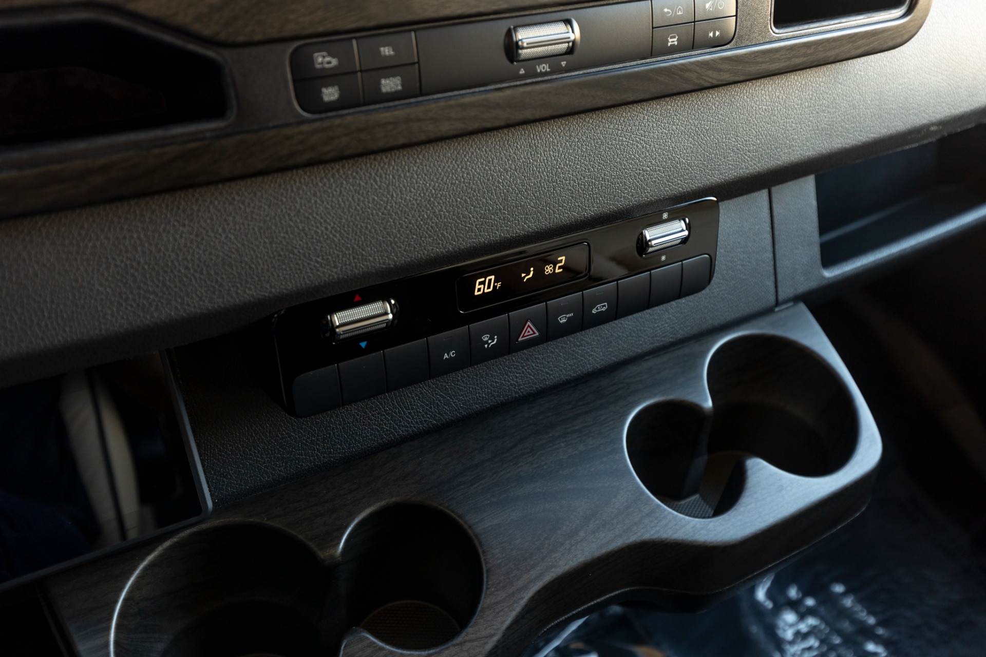Mercedes sprinter 2018 usb port location cheap