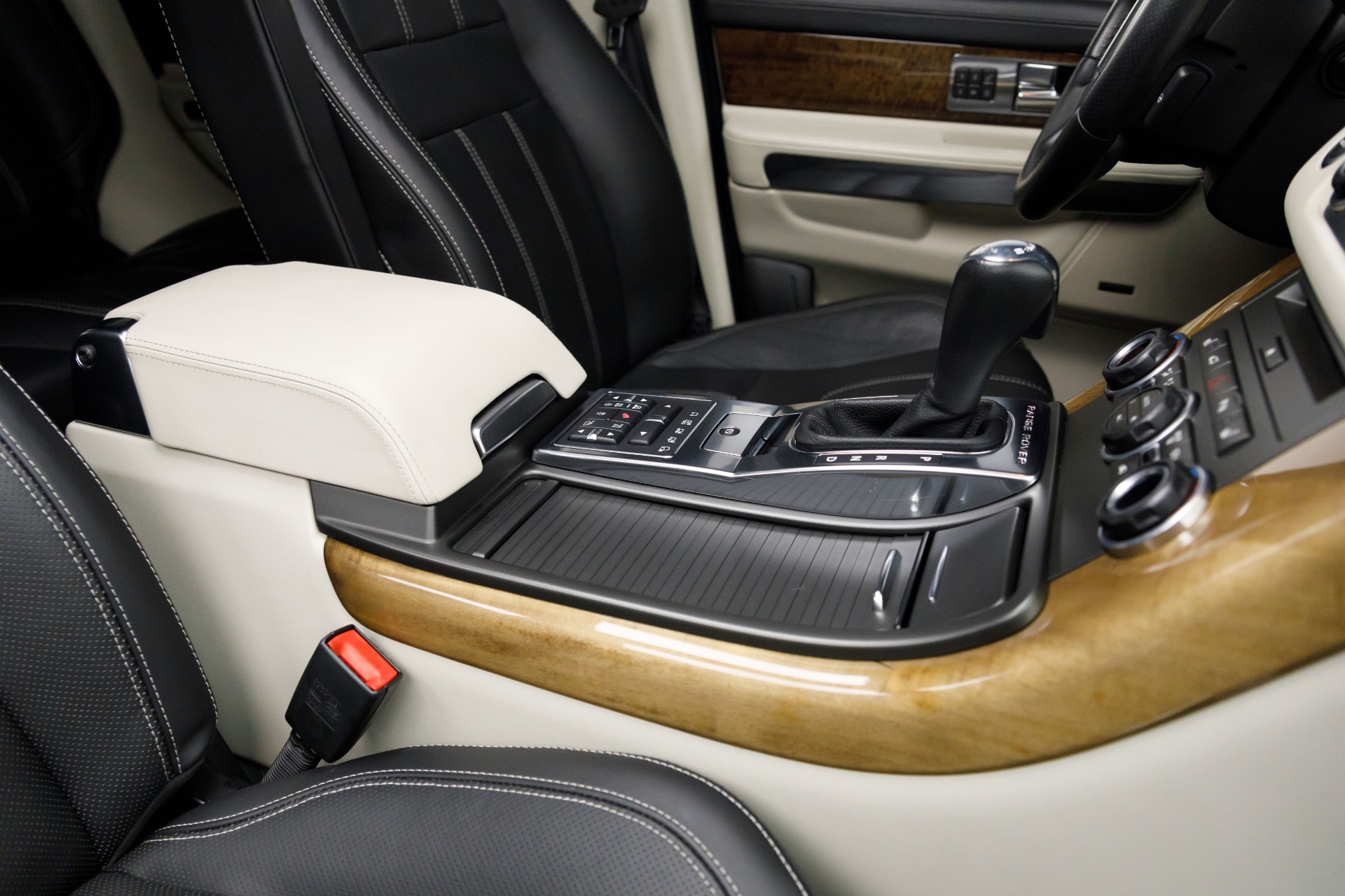 2013 Land Rover Range Rover Sport HSE LUX photo 29