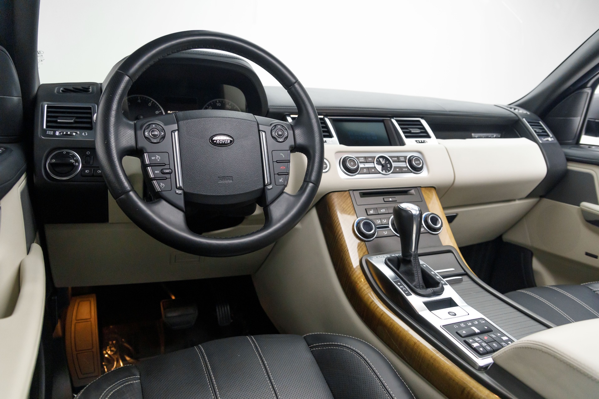 2013 Land Rover Range Rover Sport HSE LUX photo 4
