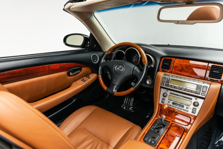 Used 2002 Lexus SC 430 for sale Sold at Private Collection Motors Inc in Costa Mesa CA 92627 4