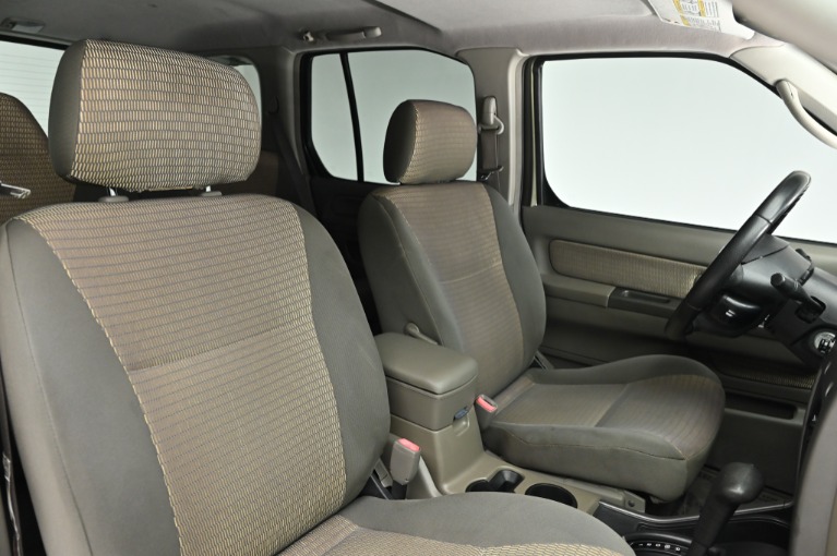 Used 2004 Nissan Xterra SE SE for sale Sold at Private Collection Motors Inc in Costa Mesa CA 92627 4