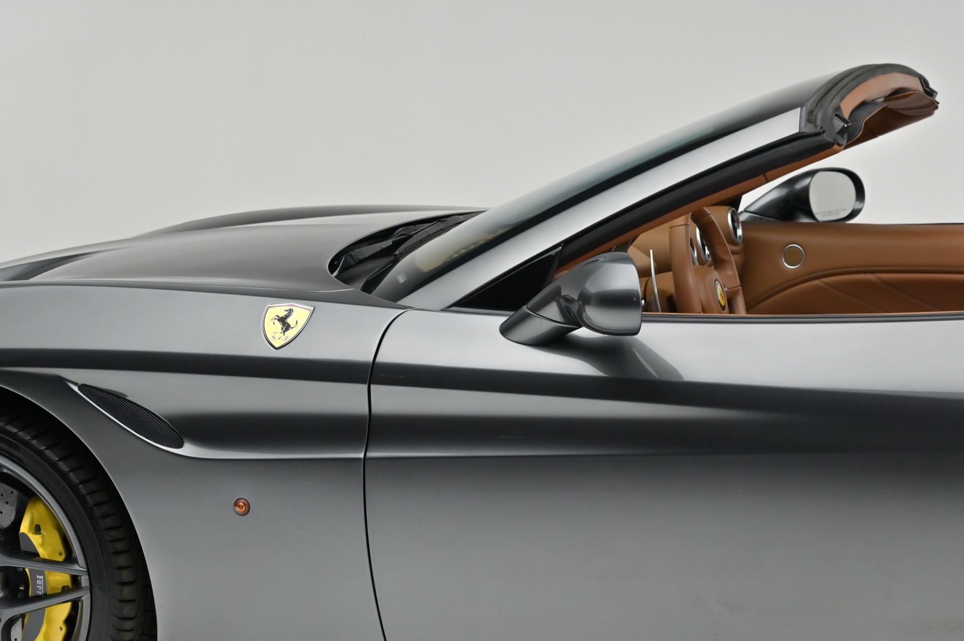 Used-2015-Ferrari-California-T