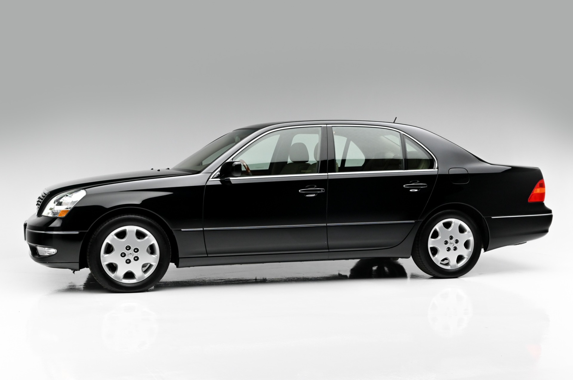 TOYOTA レクサス 写真集「Lexus」Brian Long 著 2001年 - 洋書