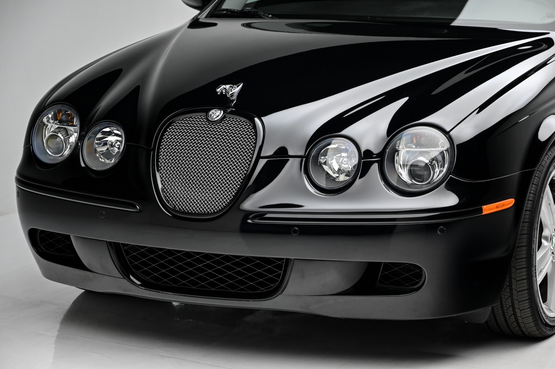 Used-2005-Jaguar-S-TYPE-R-