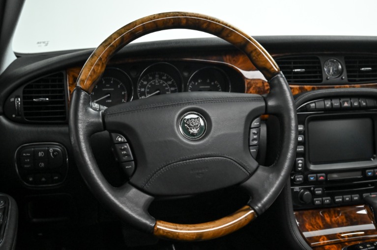 Used 2005 Jaguar XJR XJR for sale Sold at Private Collection Motors Inc in Costa Mesa CA 92627 6
