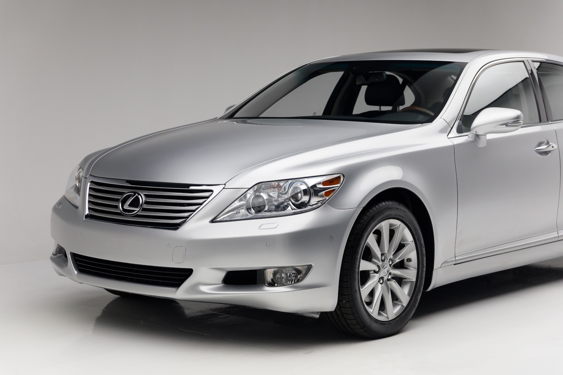 Lexus ホワイトレザーベルト img_688b46c9396e900d413066d9e5