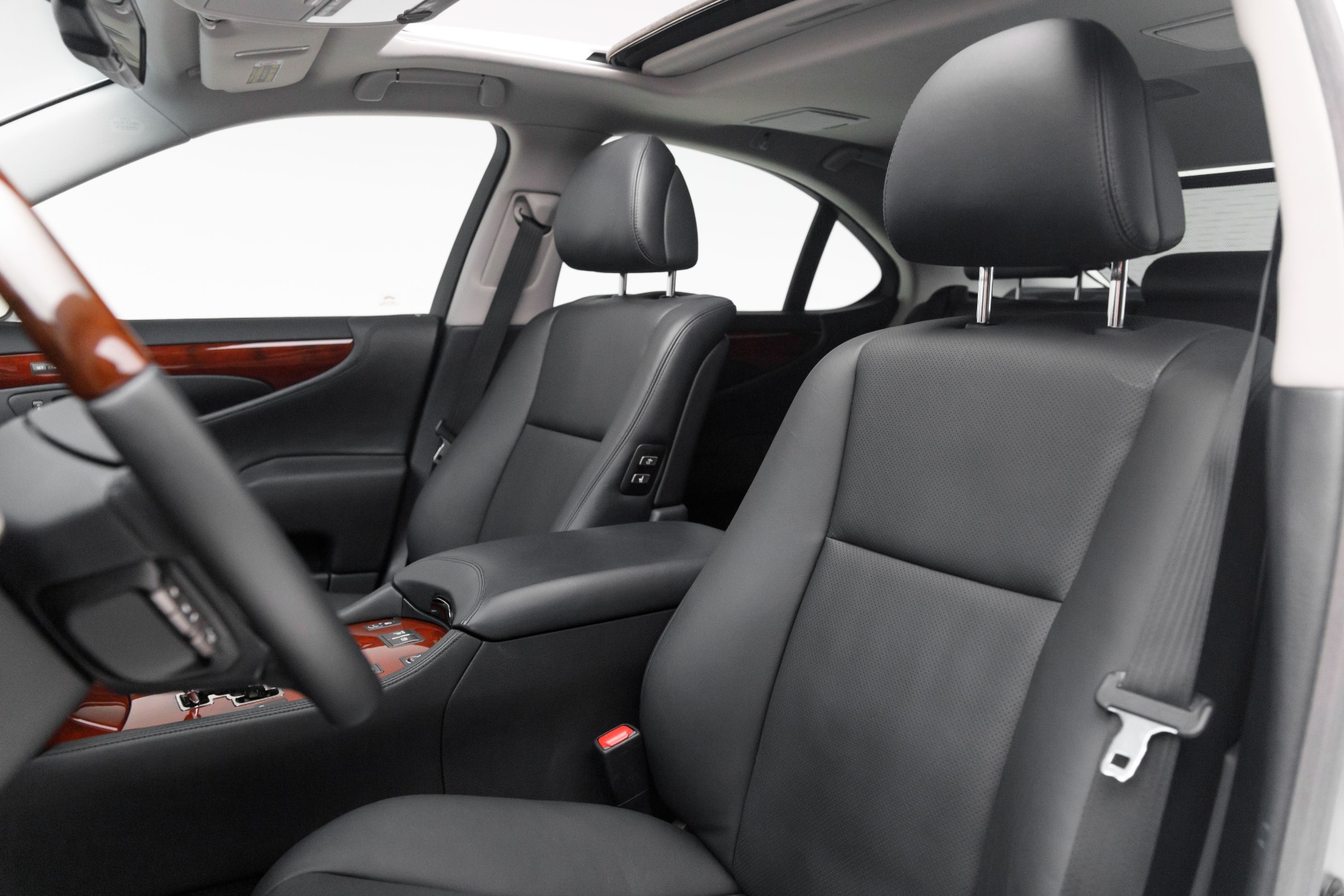 2011 Lexus LS 460 photo 2