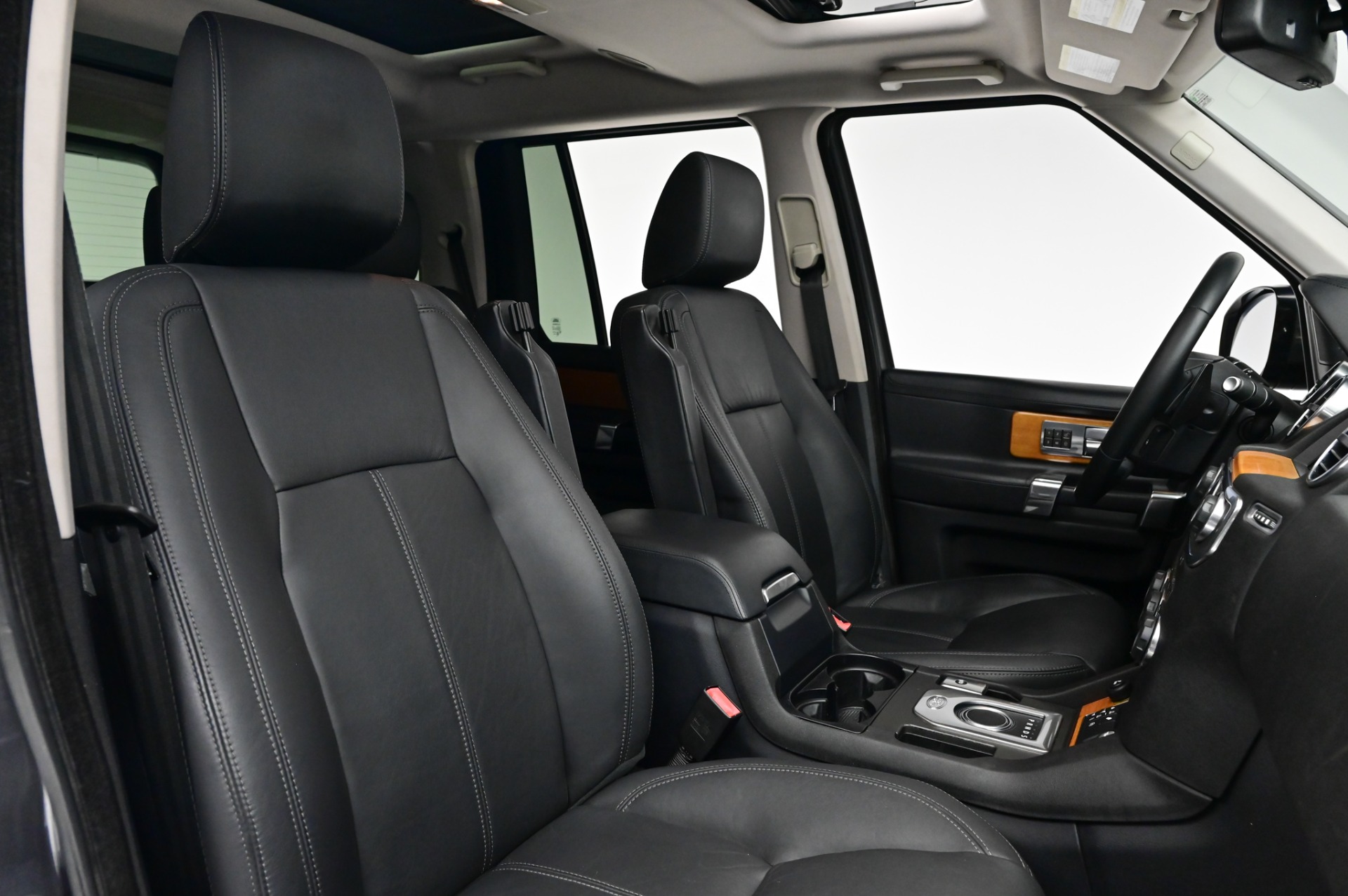2015 Land Rover LR4 HSE LUX photo 2