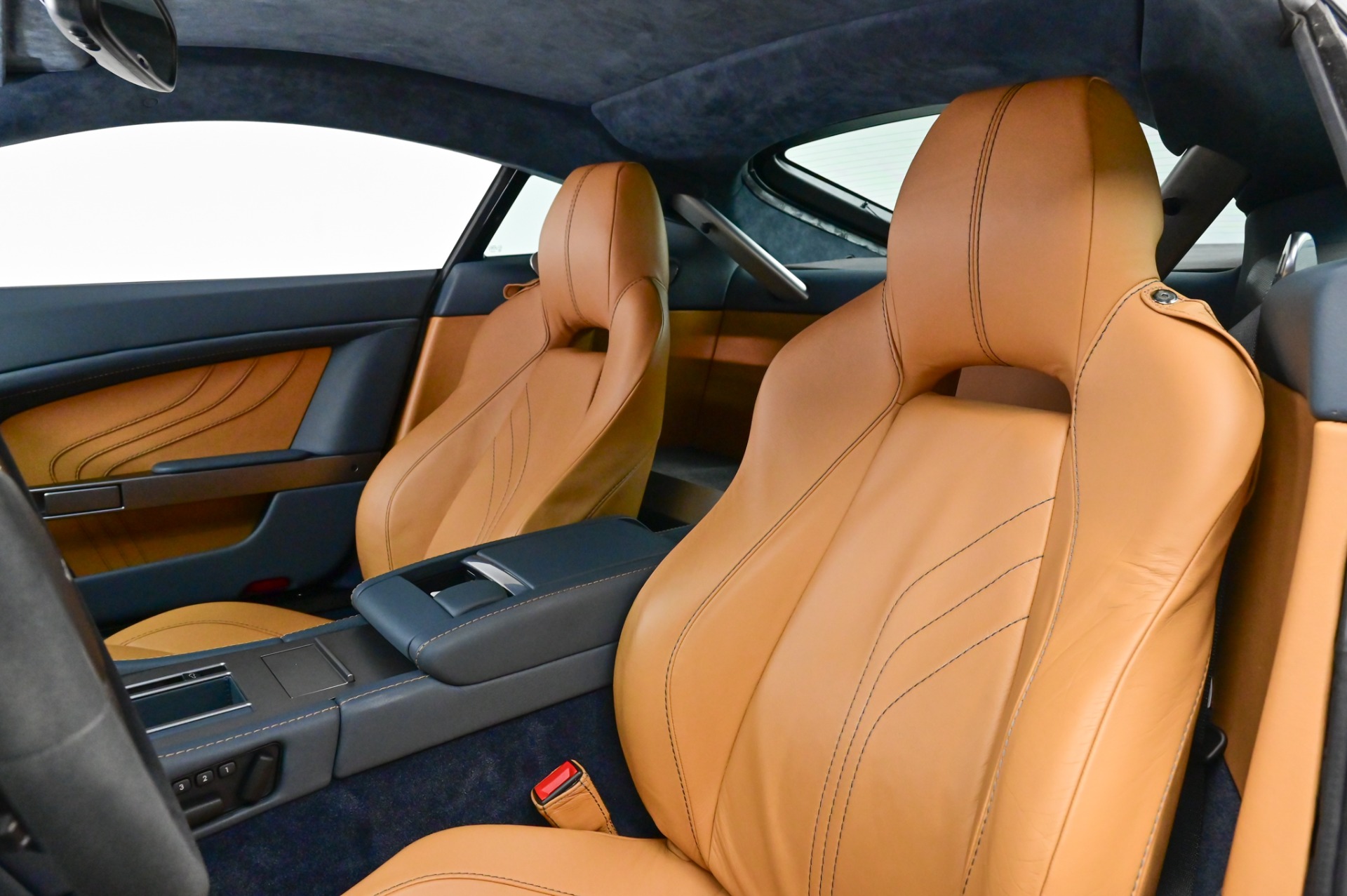 2012 Aston Martin V8 Vantage S photo 8