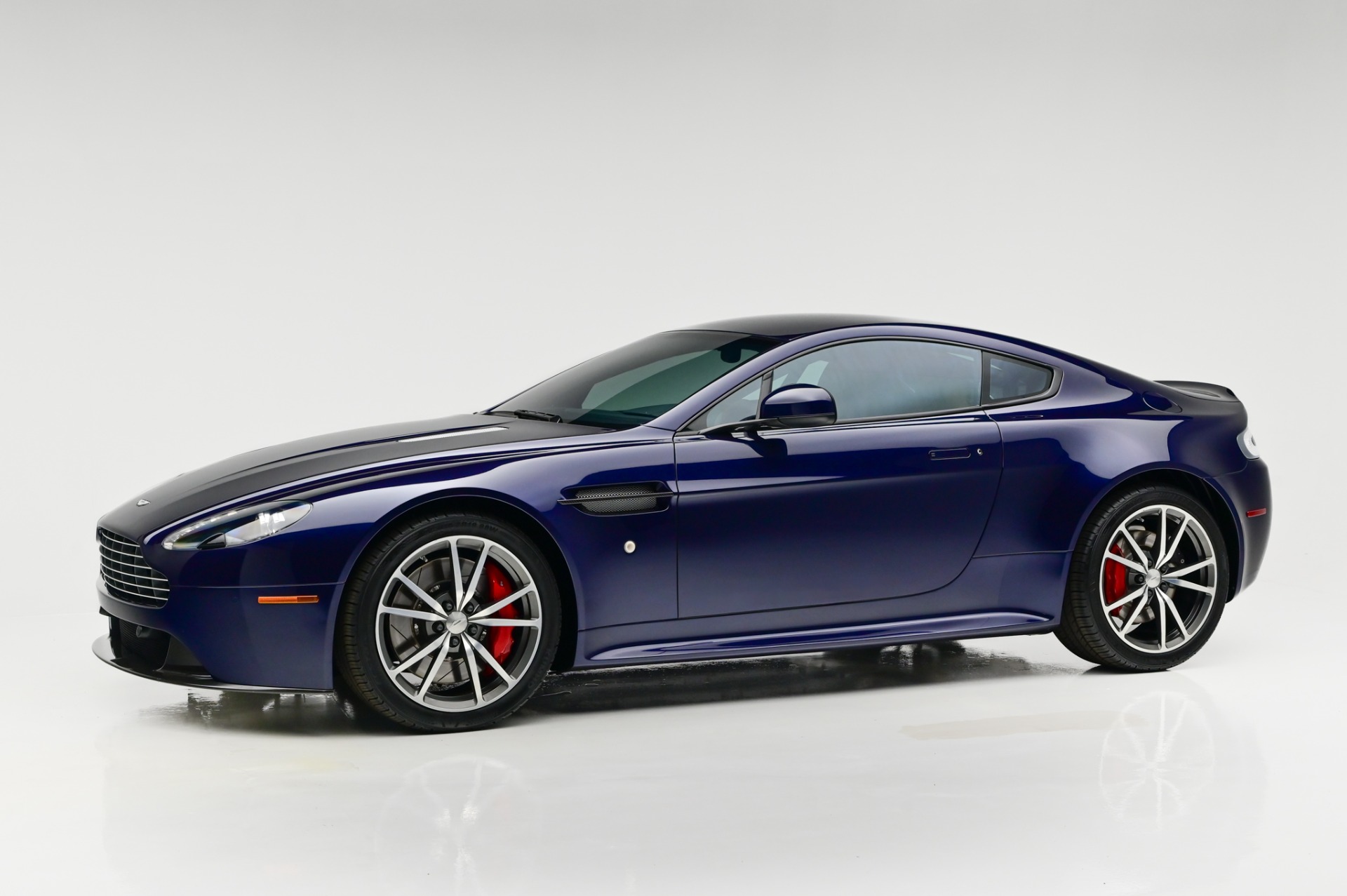 2012 Aston Martin V8 Vantage S photo 11