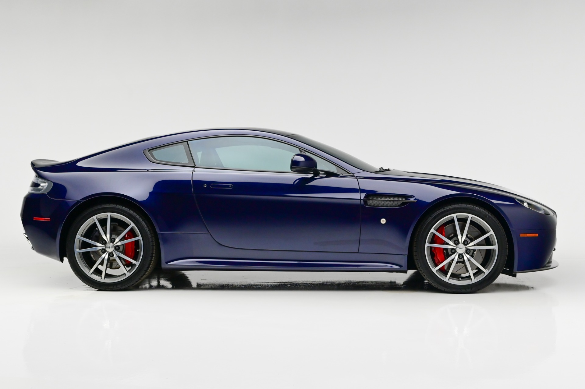 2012 Aston Martin V8 Vantage S photo 13