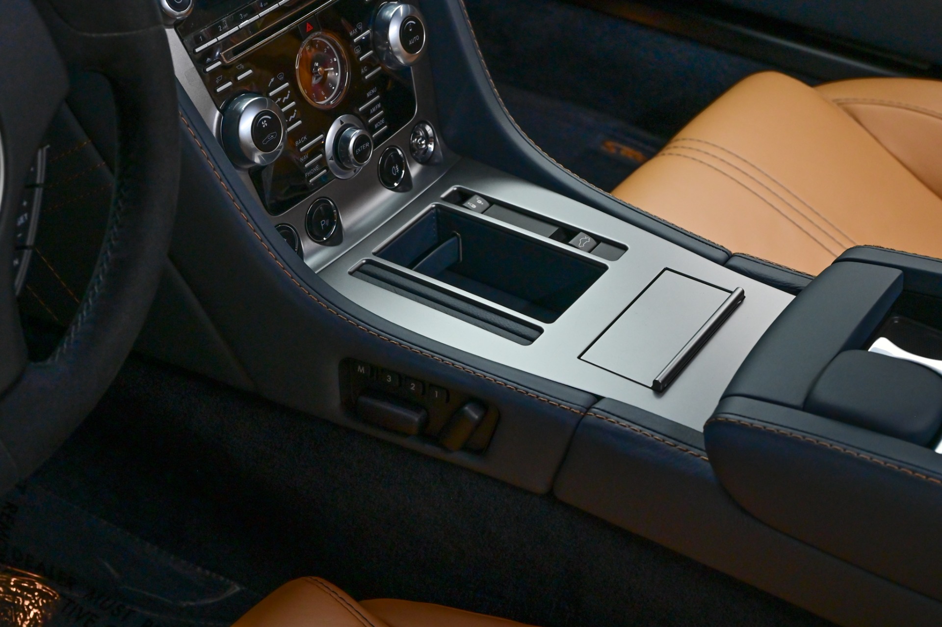 2012 Aston Martin V8 Vantage S photo 16