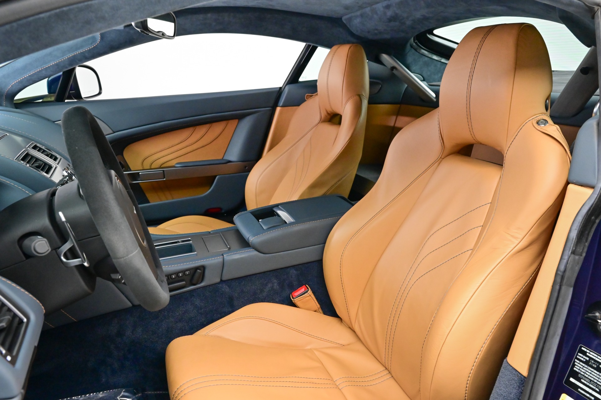 2012 Aston Martin V8 Vantage S photo 2