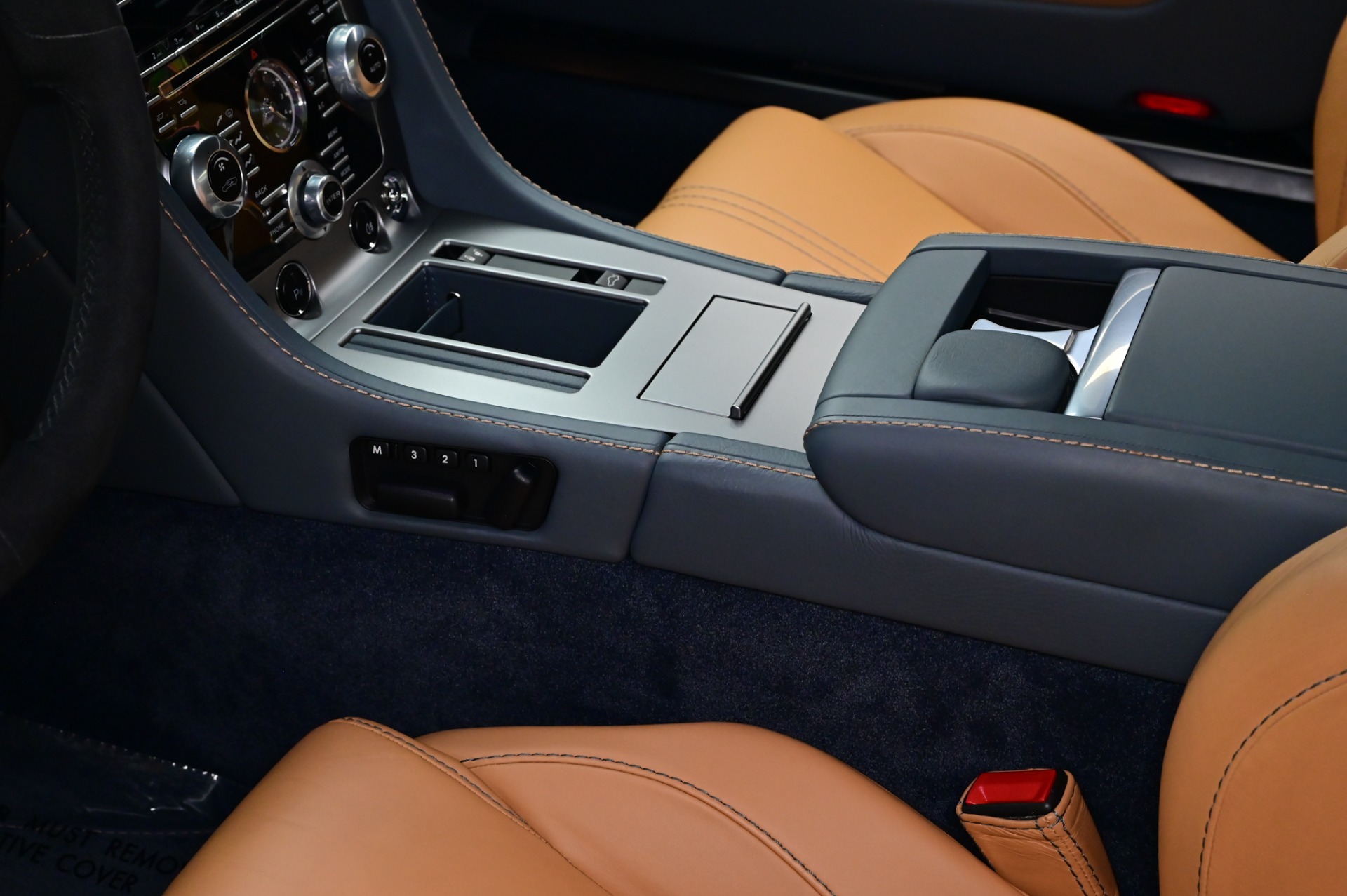 2012 Aston Martin V8 Vantage S photo 20