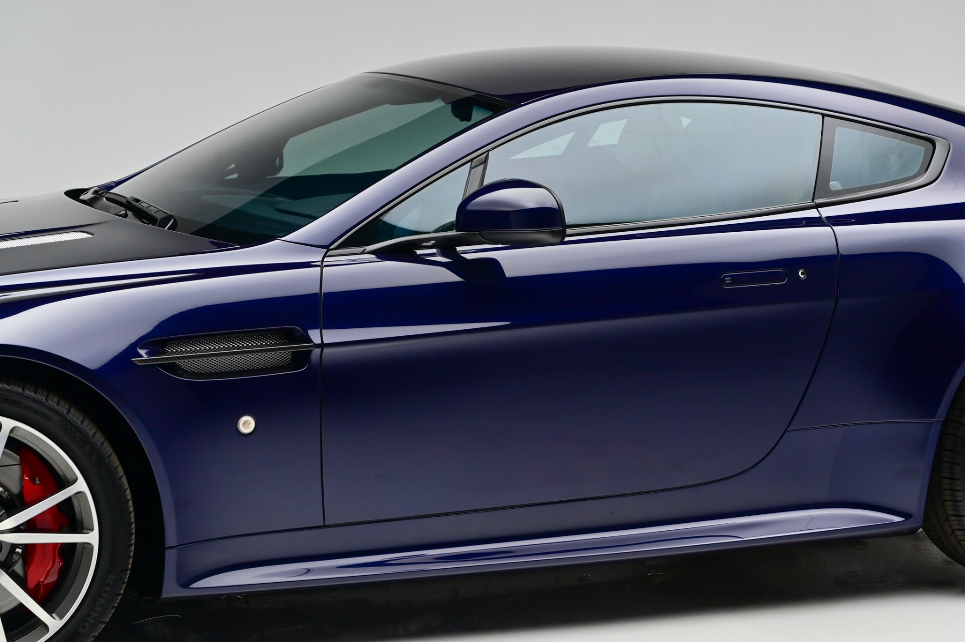 2012 Aston Martin V8 Vantage S photo 23