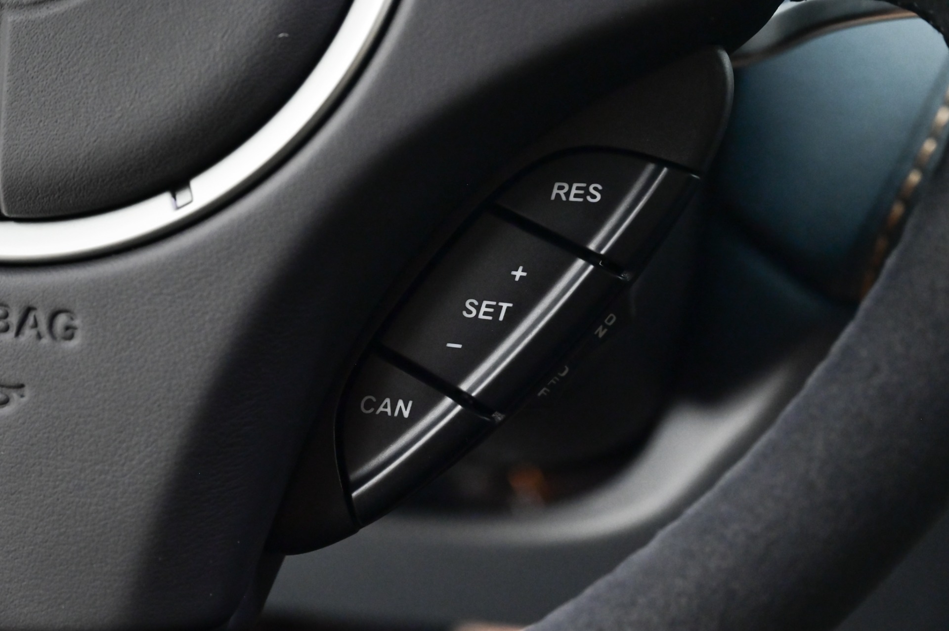2012 Aston Martin V8 Vantage S photo 24