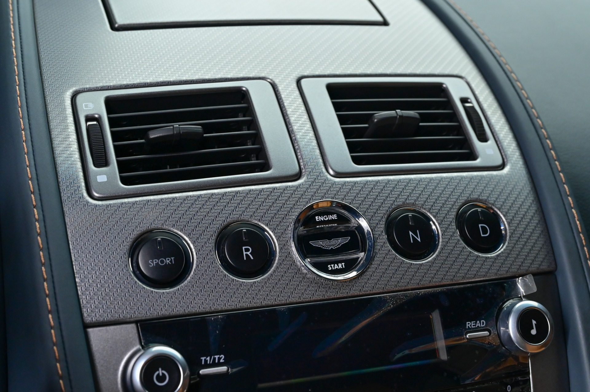 2012 Aston Martin V8 Vantage S photo 30