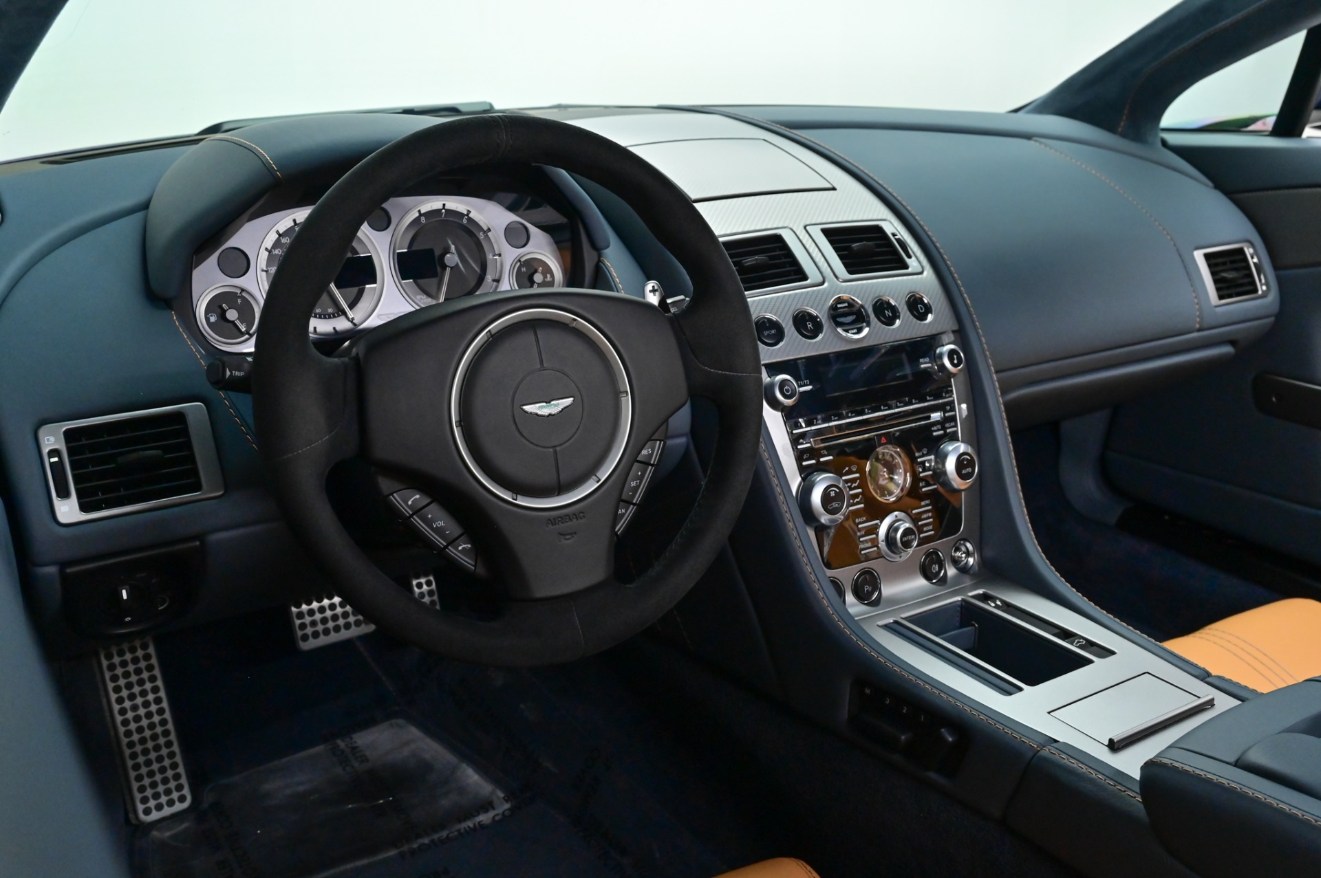 2012 Aston Martin V8 Vantage S photo 4