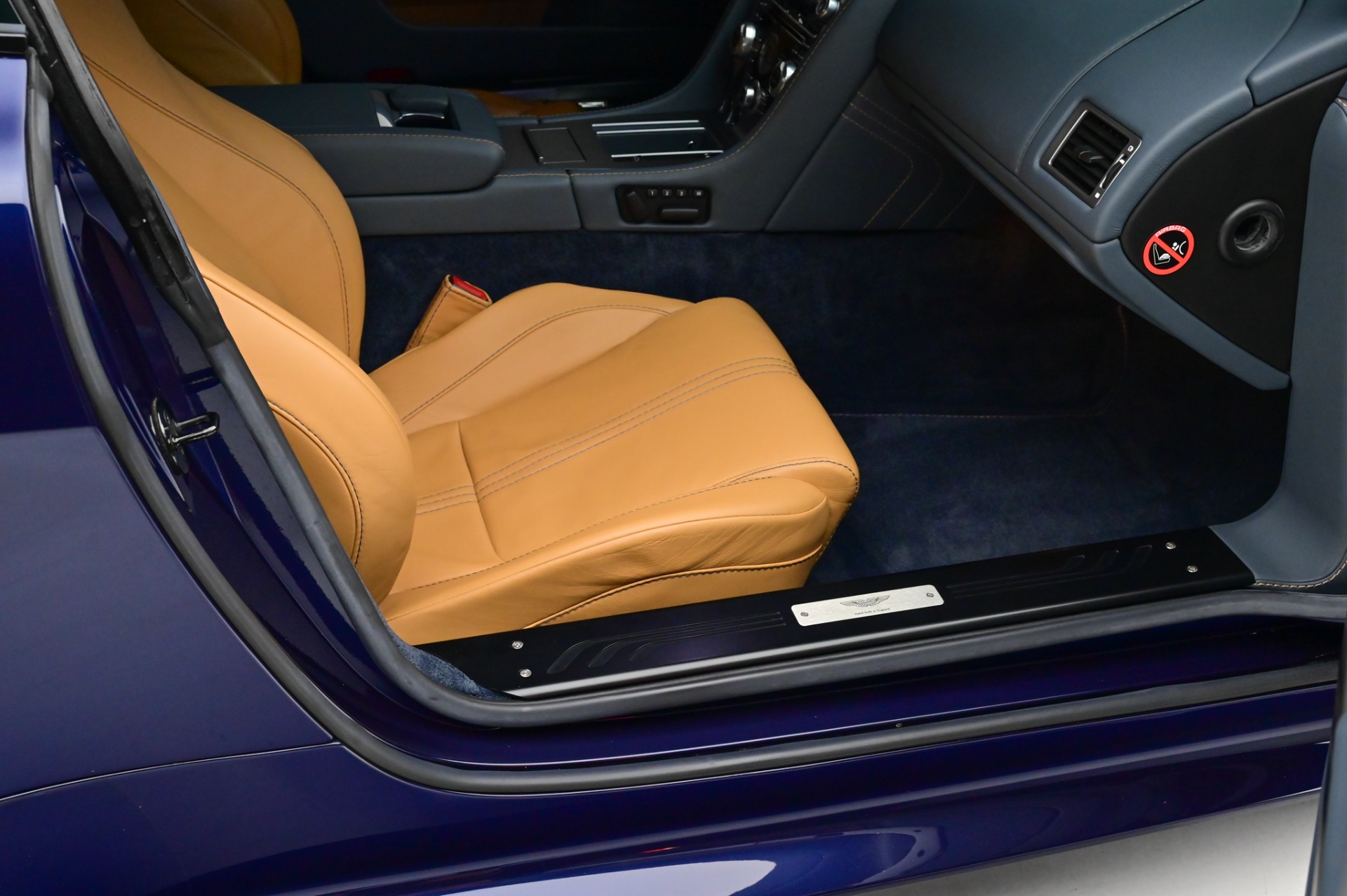 2012 Aston Martin V8 Vantage S photo 38