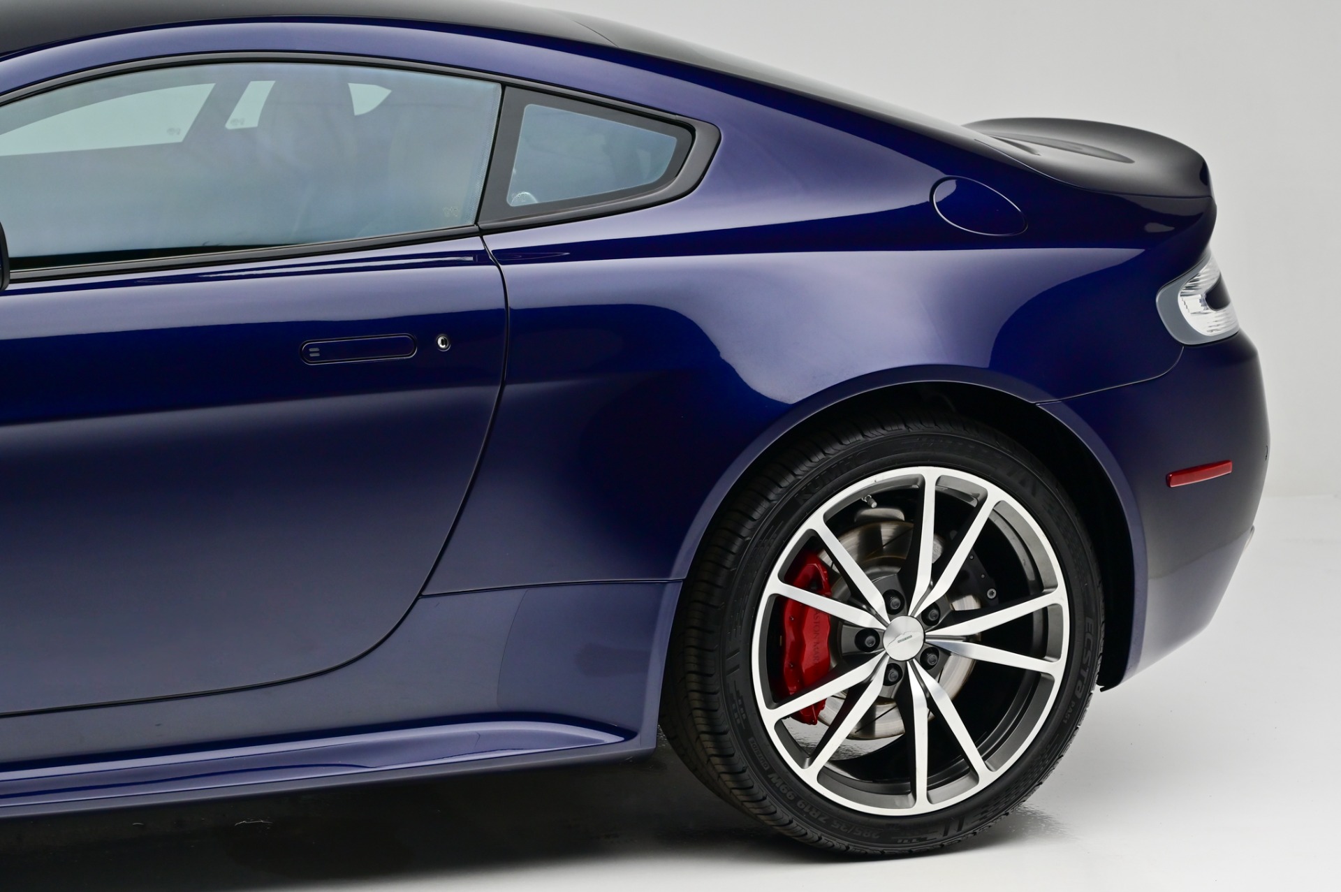 2012 Aston Martin V8 Vantage S photo 41