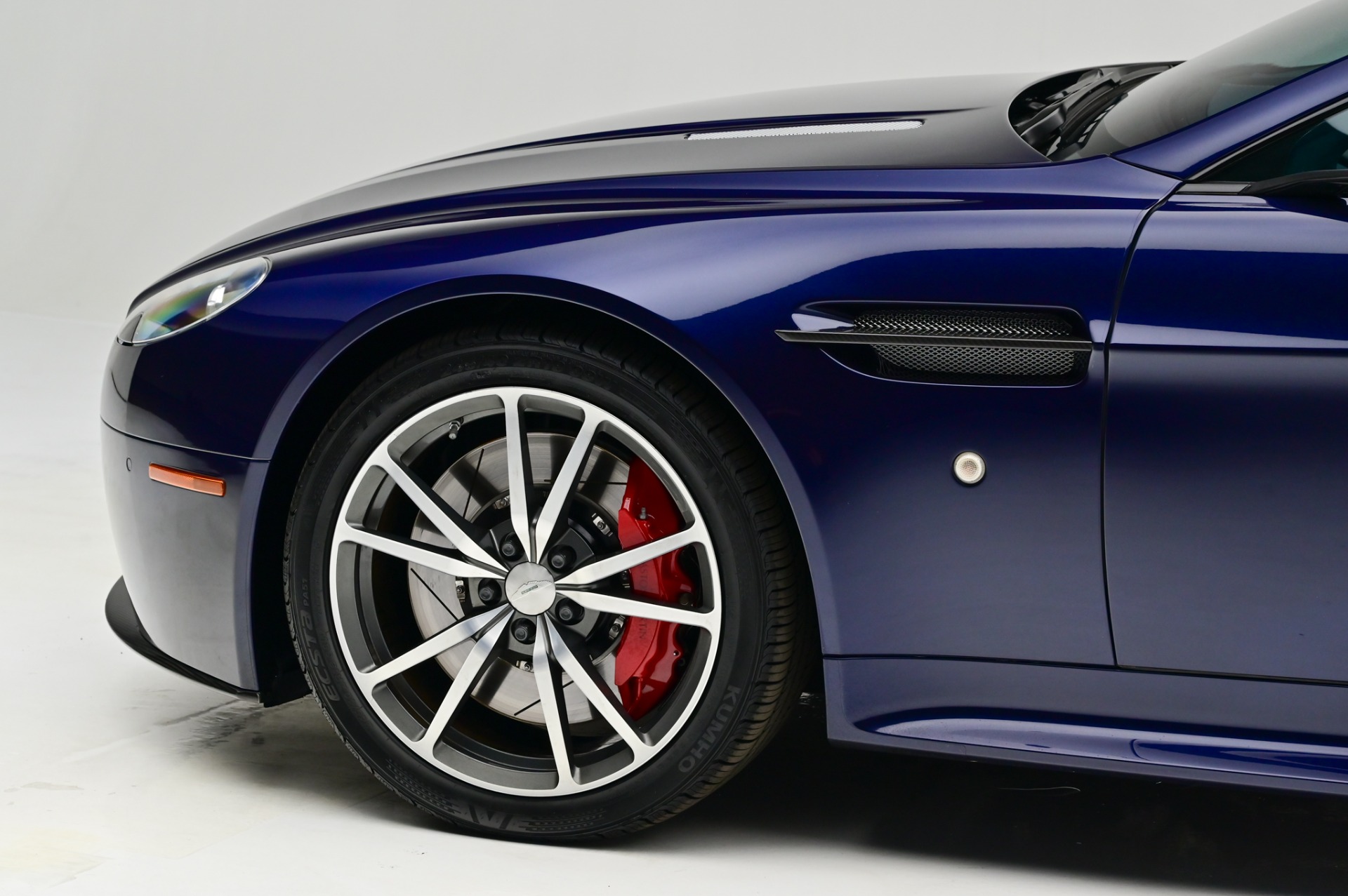 2012 Aston Martin V8 Vantage S photo 47
