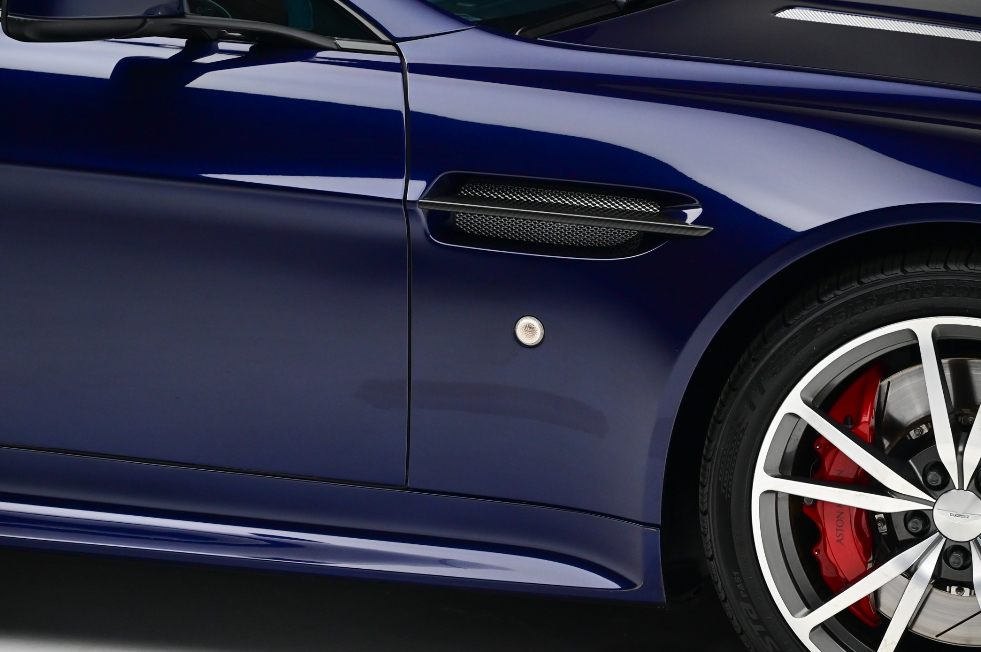 2012 Aston Martin V8 Vantage S photo 55