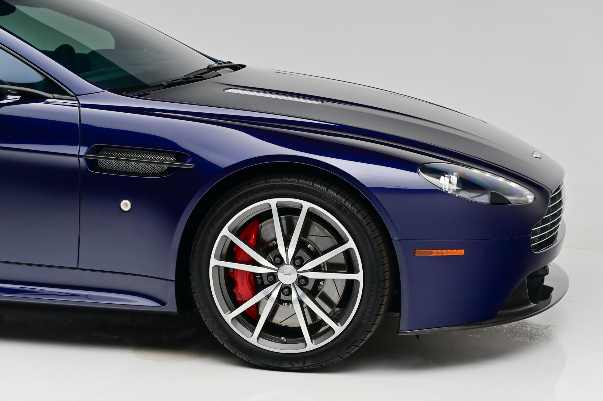 2012 Aston Martin V8 Vantage S photo 58